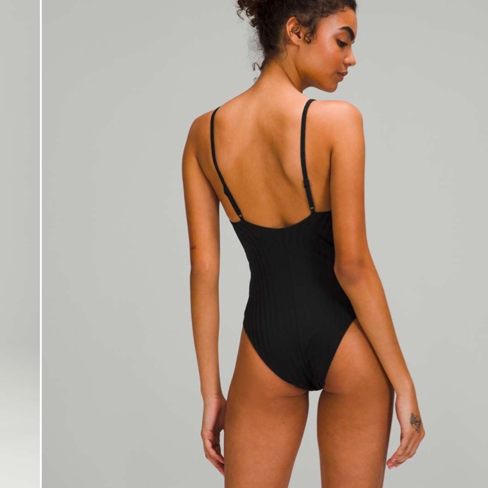 Lululemon V-Neck Ribbed One-Piece Swimsuit Bathing Suit